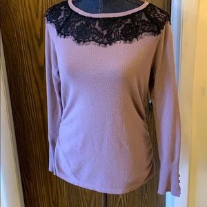 Maternity long sleeve Medium lace decor